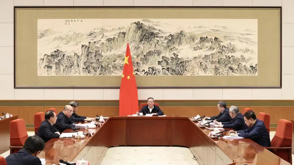 2026世界杯揭幕战亮点多，新规引球迷热议与回忆